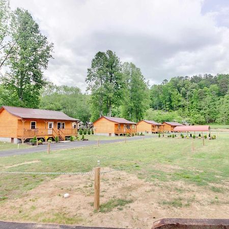 Bears Den Cabin With Porch About 5 Mi To Bryson City! Exteriér fotografie