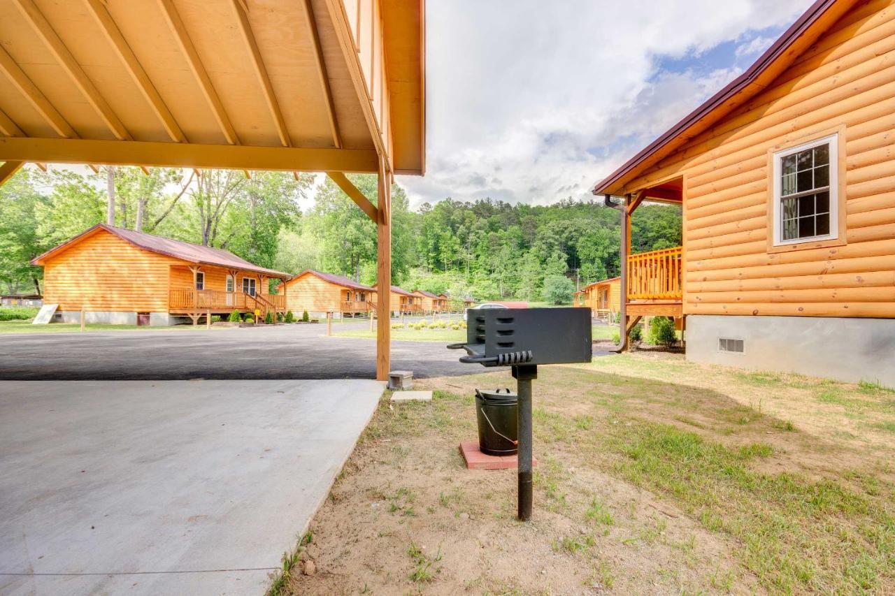 Bears Den Cabin With Porch About 5 Mi To Bryson City! Exteriér fotografie